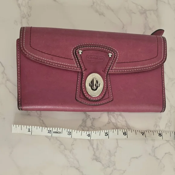 Coach Vintage GiGi Pink Wallet - Picture 6 of 7
